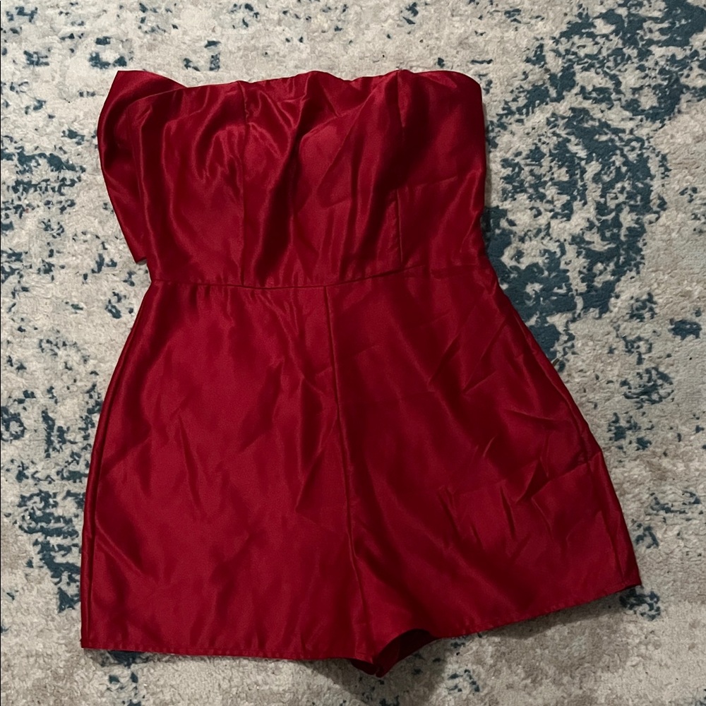 Elegant Strapless Red Bow Romper